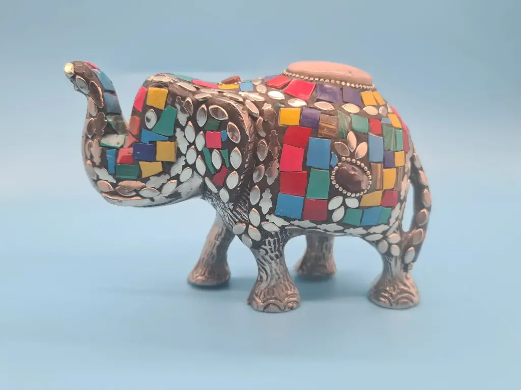 ELEFANTE DECORATIVO DE PIEDRAS NATURALES